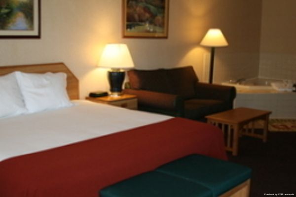 The Redwood Riverwalk Hotel (Fortuna)